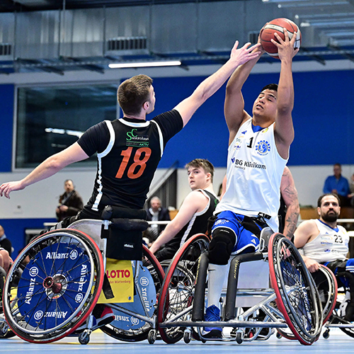 Rollstuhlbasketball-Spiel beim Opening des HSV-Zentrums am Volkspark mit Tip-Off BG Baskets Hamburg gegen Allianz Rollers Ulm.